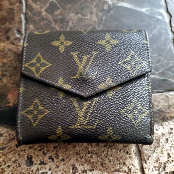 Louis Vuitton vintage monogram Elise Wallet with $30 COA - Picture 3 of 12